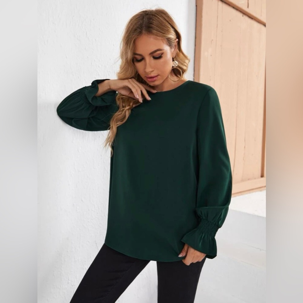 SHEIN Maternity Flounce Sleeve Keyhole Back Blouse